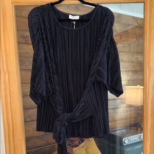 Gilli Dark Blue Pleated Blouse